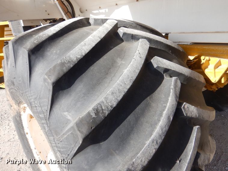 image for item MT9996 2004 Ag-Chem TerraGator 8104  spreader