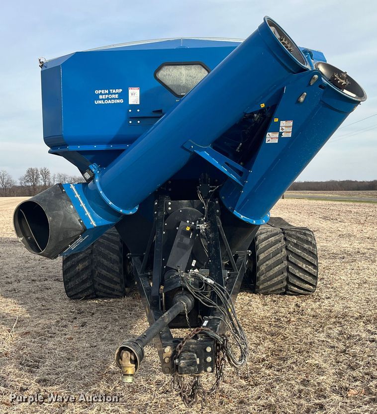 image for item MW9420 2012 Kinze 1100  grain cart