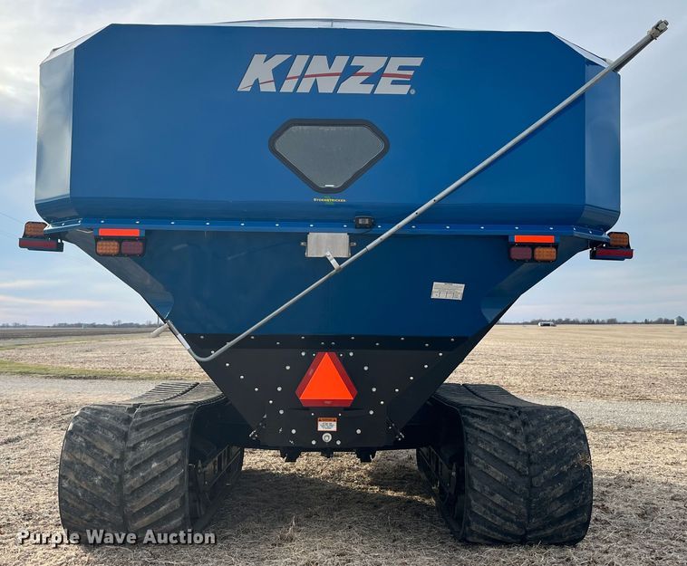 image for item MW9420 2012 Kinze 1100  grain cart