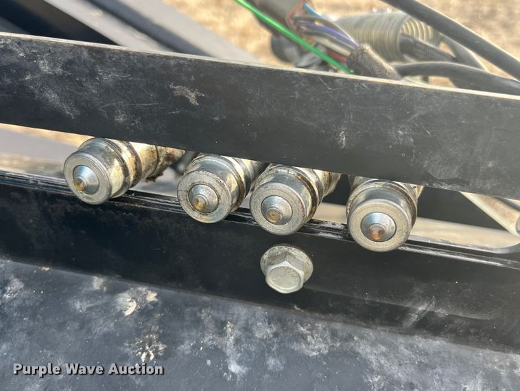 image for item MW9420 2012 Kinze 1100  grain cart