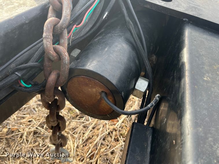 image for item MW9420 2012 Kinze 1100  grain cart