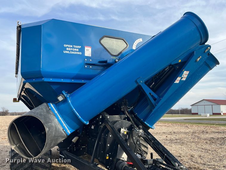 image for item MW9420 2012 Kinze 1100  grain cart