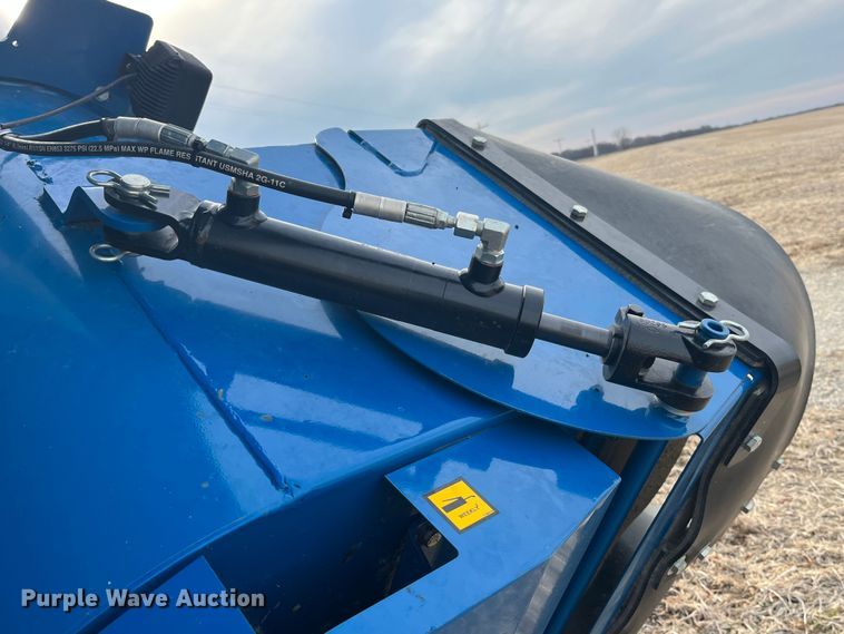 image for item MW9420 2012 Kinze 1100  grain cart