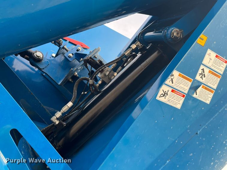 image for item MW9420 2012 Kinze 1100  grain cart