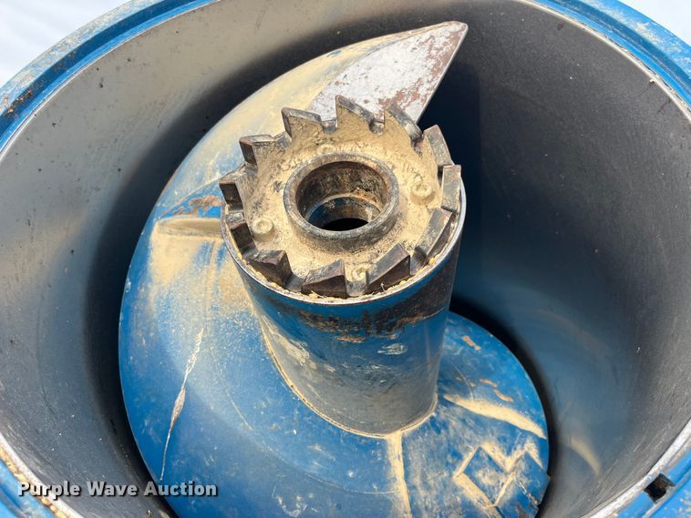 image for item MW9420 2012 Kinze 1100  grain cart