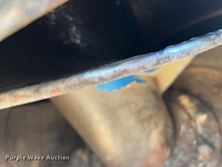 image for item MW9420 2012 Kinze 1100  grain cart