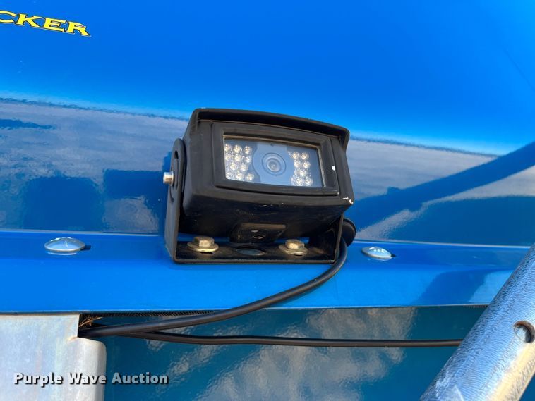 image for item MW9420 2012 Kinze 1100  grain cart