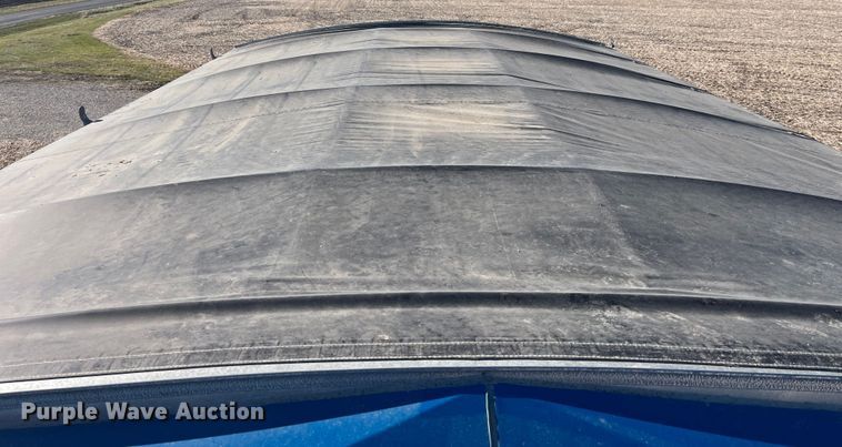 image for item MW9420 2012 Kinze 1100  grain cart