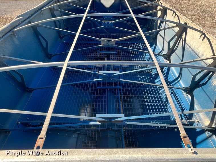 image for item MW9420 2012 Kinze 1100  grain cart