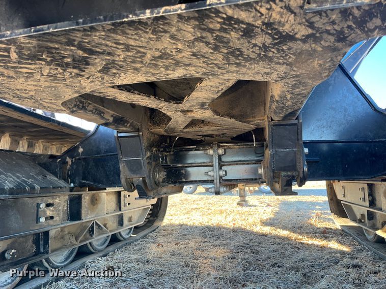 image for item MW9420 2012 Kinze 1100  grain cart