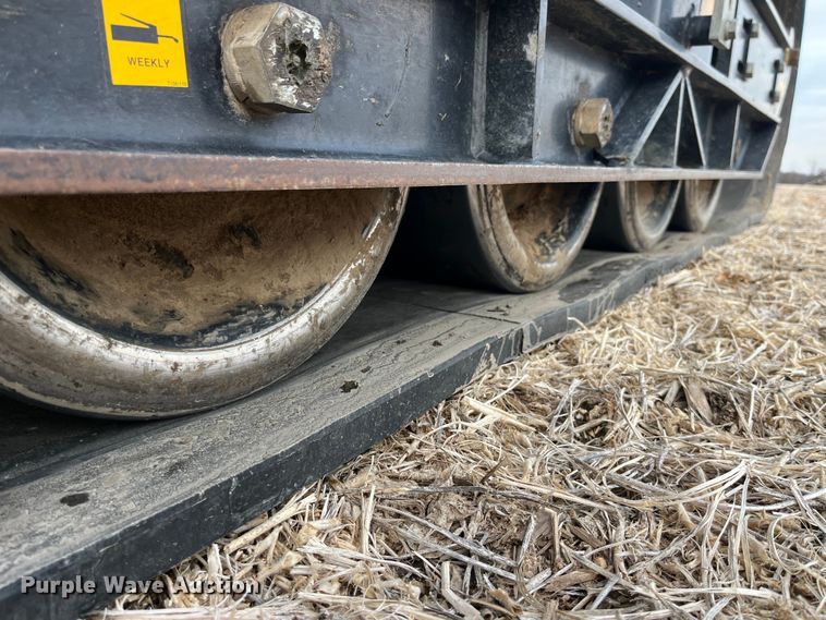 image for item MW9420 2012 Kinze 1100  grain cart