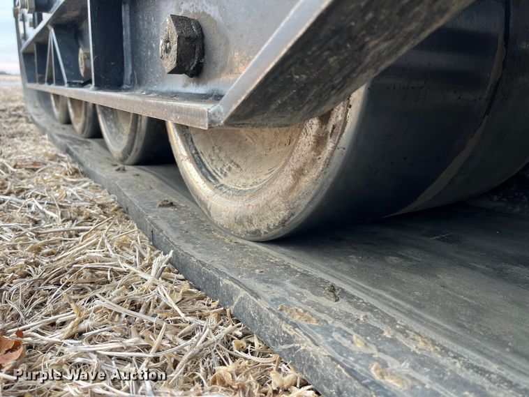 image for item MW9420 2012 Kinze 1100  grain cart