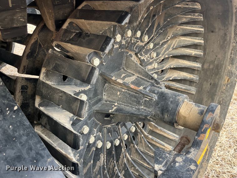 image for item MW9420 2012 Kinze 1100  grain cart