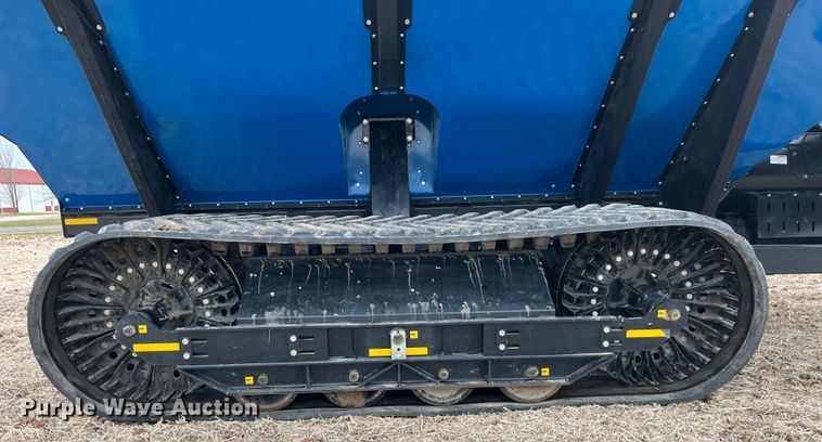 image for item MW9420 2012 Kinze 1100  grain cart