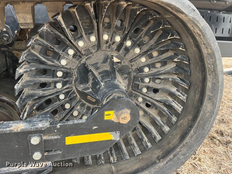 image for item MW9420 2012 Kinze 1100  grain cart