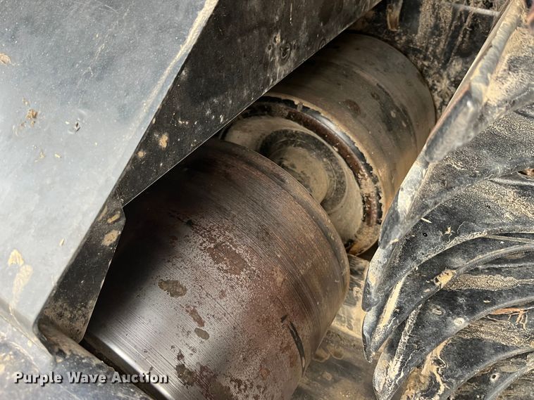 image for item MW9420 2012 Kinze 1100  grain cart