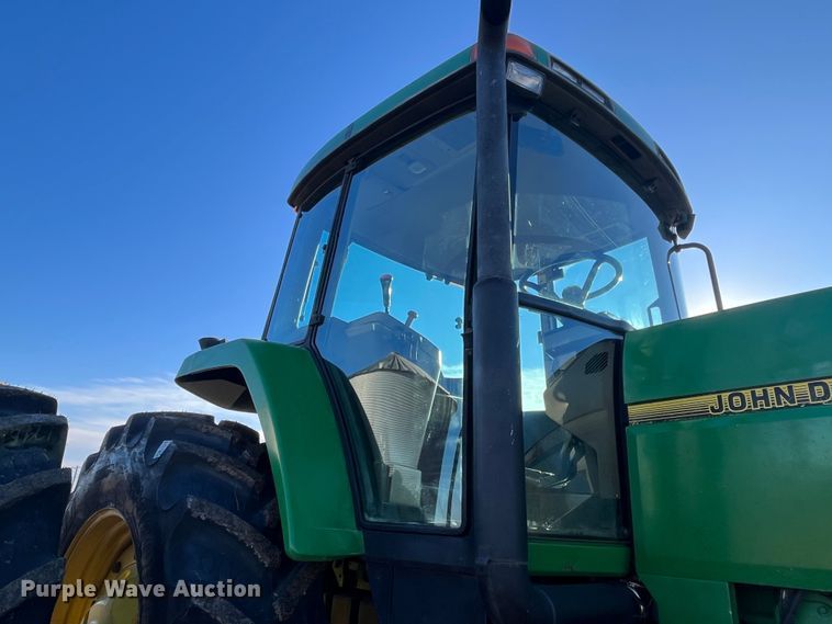 image for item MW9433 1995 John Deere 7800  MFWD tractor