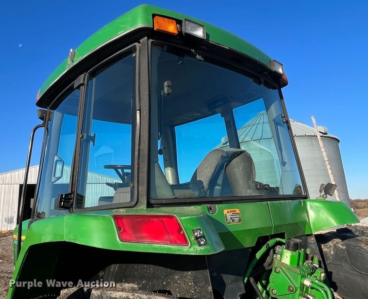 image for item MW9433 1995 John Deere 7800  MFWD tractor