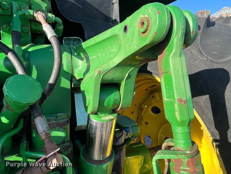 image for item MW9433 1995 John Deere 7800  MFWD tractor