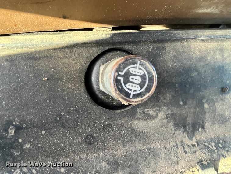 image for item MW9433 1995 John Deere 7800  MFWD tractor