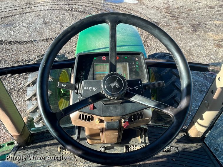 image for item MW9433 1995 John Deere 7800  MFWD tractor