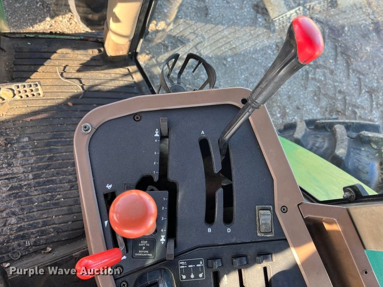 image for item MW9433 1995 John Deere 7800  MFWD tractor