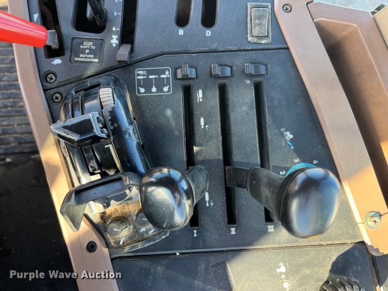 image for item MW9433 1995 John Deere 7800  MFWD tractor