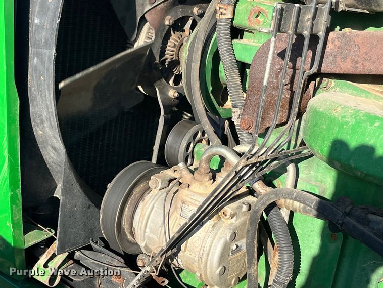 image for item MW9433 1995 John Deere 7800  MFWD tractor