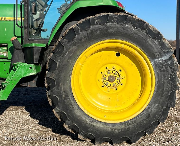 image for item MW9433 1995 John Deere 7800  MFWD tractor