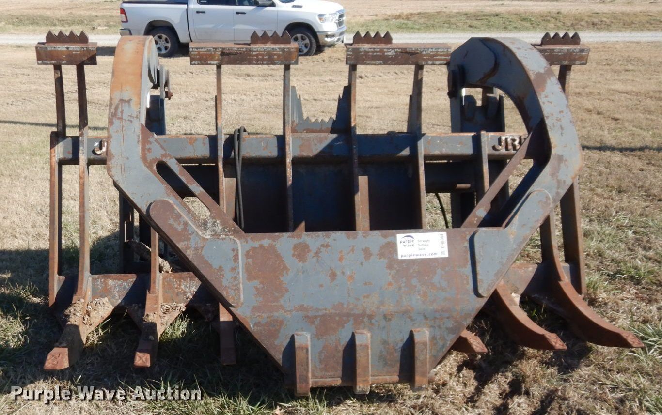 JRB IT28B grapple bucket in Galena, KS Item DR8044 sold Purple Wave