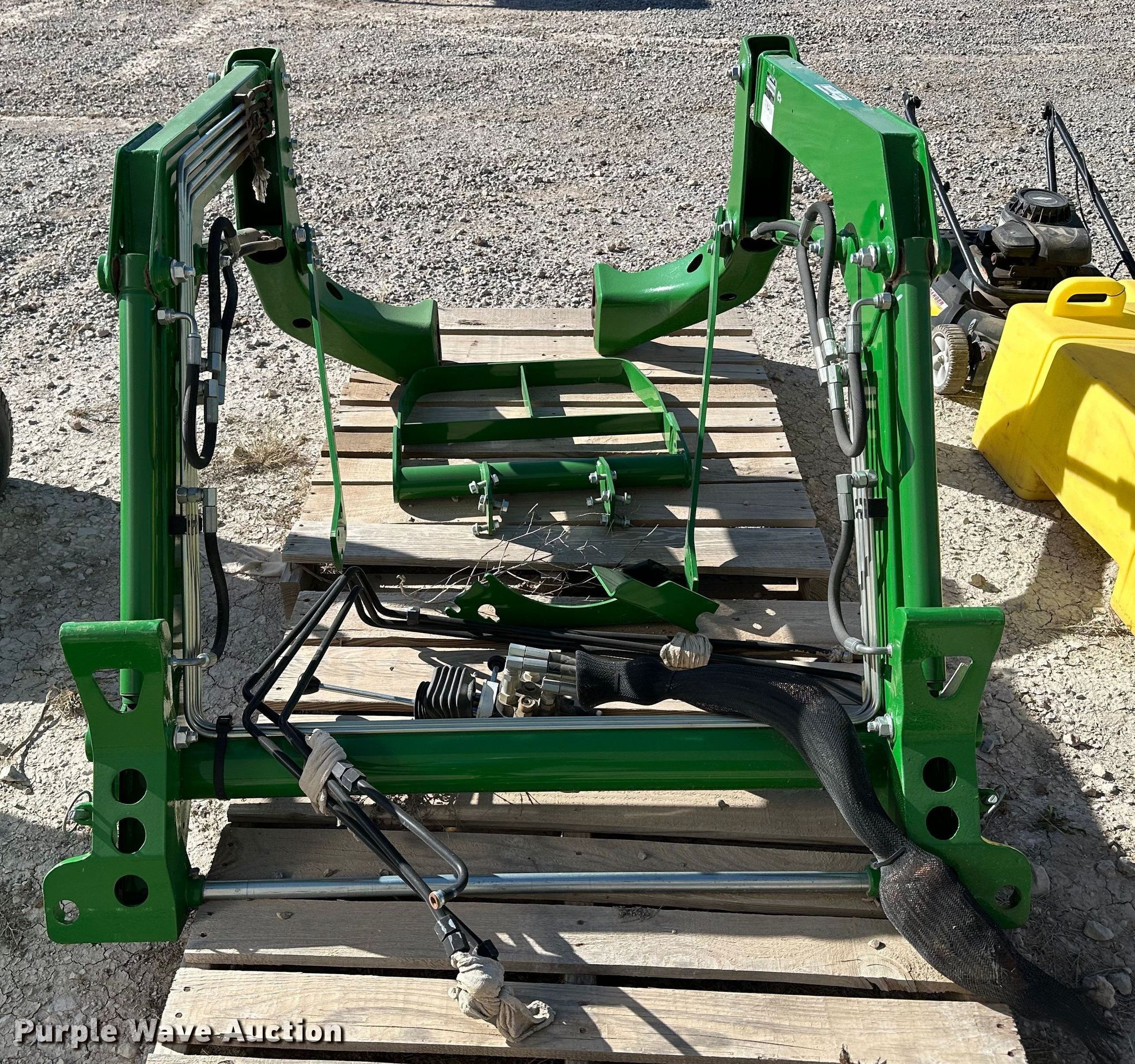 2017 John Deere D160 loader in Canyon, TX Item HQ9307 sold Purple Wave