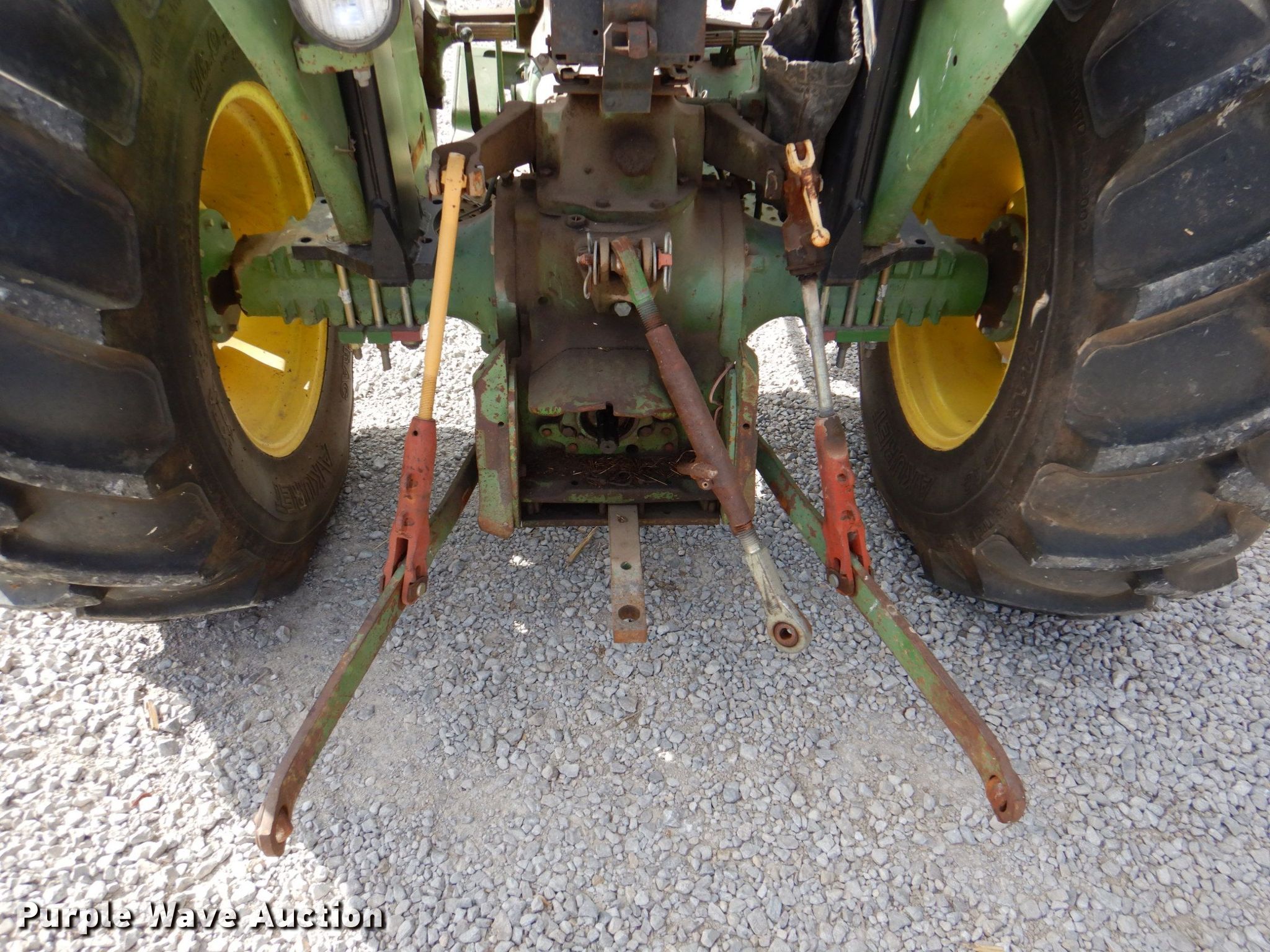 1976 John Deere 2040 tractor in Ardmore, OK Item LP9090 sold Purple