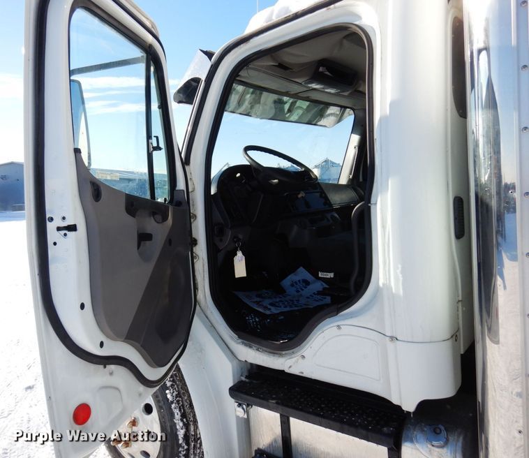 image for item AF9345 2008 Freightliner Business Class M2  box truck