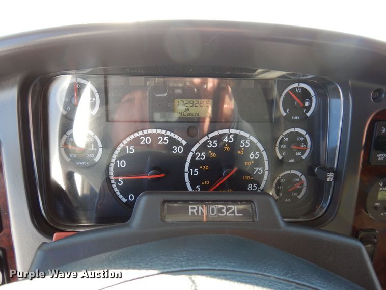 image for item AF9345 2008 Freightliner Business Class M2  box truck