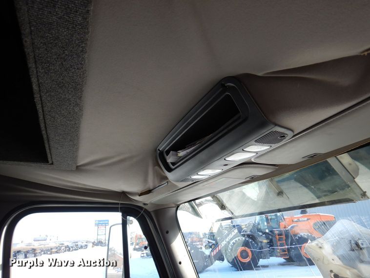 image for item AF9345 2008 Freightliner Business Class M2  box truck