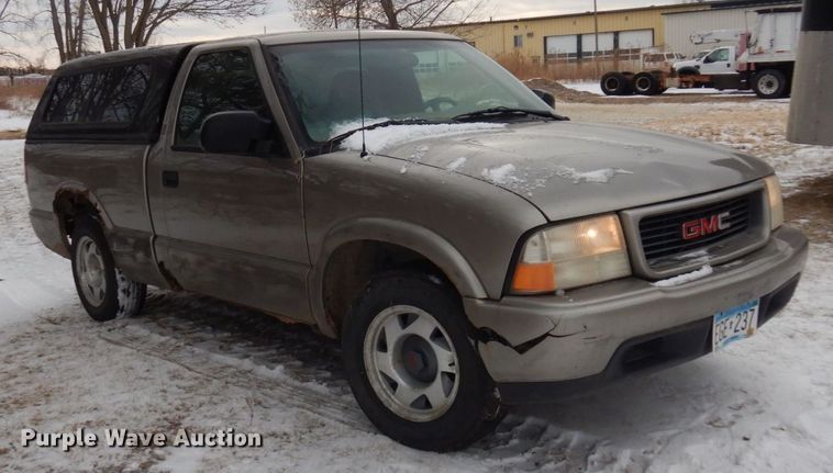 image for item AF9361 2000 GMC Sonoma SLS  pickup truck