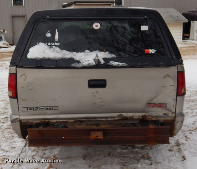 image for item AF9361 2000 GMC Sonoma SLS  pickup truck