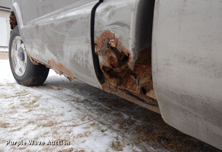 image for item AF9361 2000 GMC Sonoma SLS  pickup truck