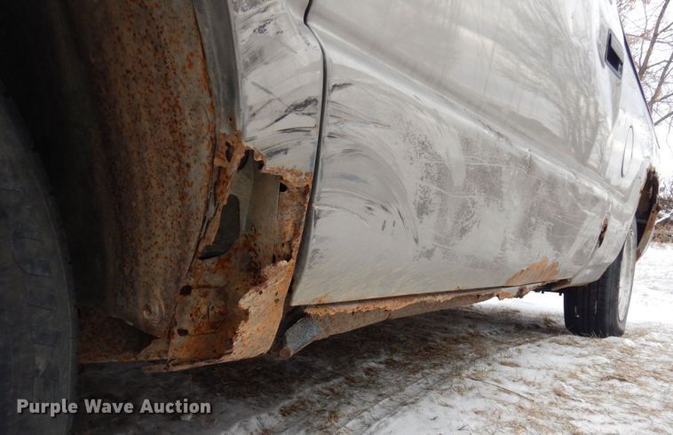 image for item AF9361 2000 GMC Sonoma SLS  pickup truck