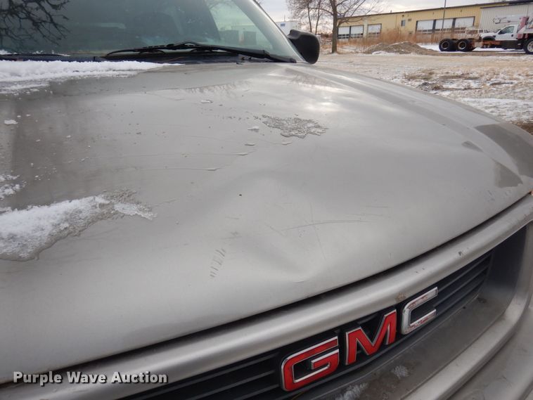 image for item AF9361 2000 GMC Sonoma SLS  pickup truck