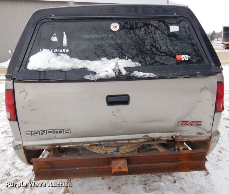 image for item AF9361 2000 GMC Sonoma SLS  pickup truck