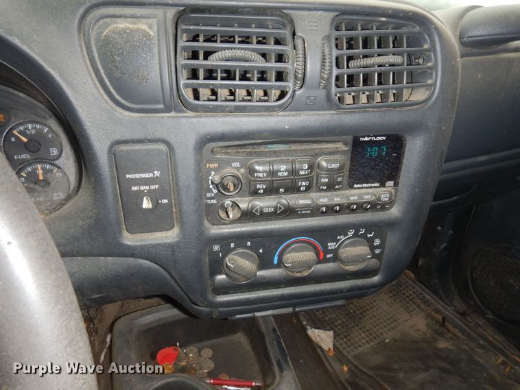 image for item AF9361 2000 GMC Sonoma SLS  pickup truck