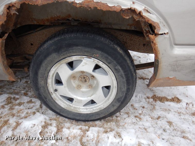 image for item AF9361 2000 GMC Sonoma SLS  pickup truck