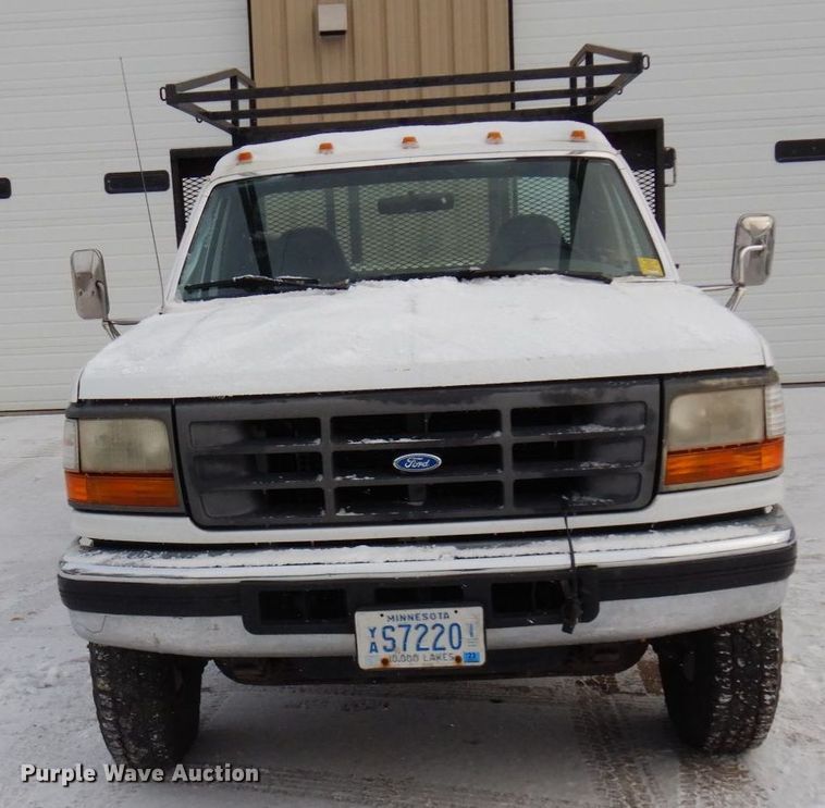 image for item AF9432 1997 Ford F450 Super Duty  flatbed truck