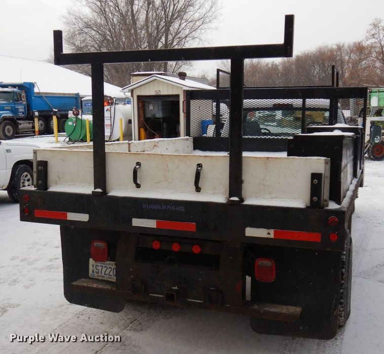 image for item AF9432 1997 Ford F450 Super Duty  flatbed truck