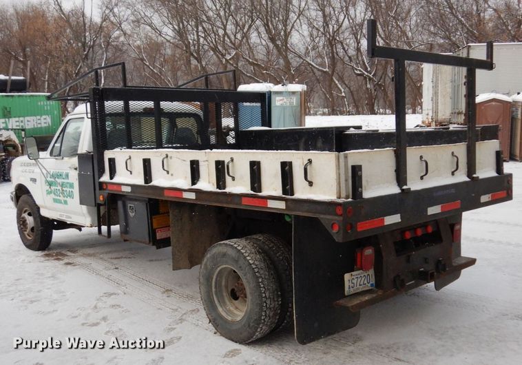 image for item AF9432 1997 Ford F450 Super Duty  flatbed truck