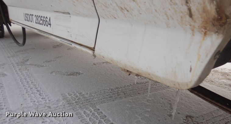 image for item AF9432 1997 Ford F450 Super Duty  flatbed truck