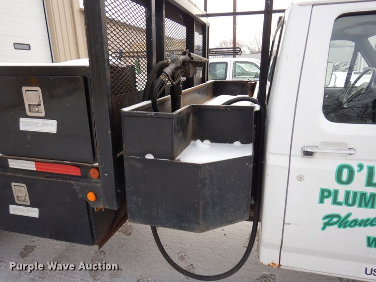 image for item AF9432 1997 Ford F450 Super Duty  flatbed truck