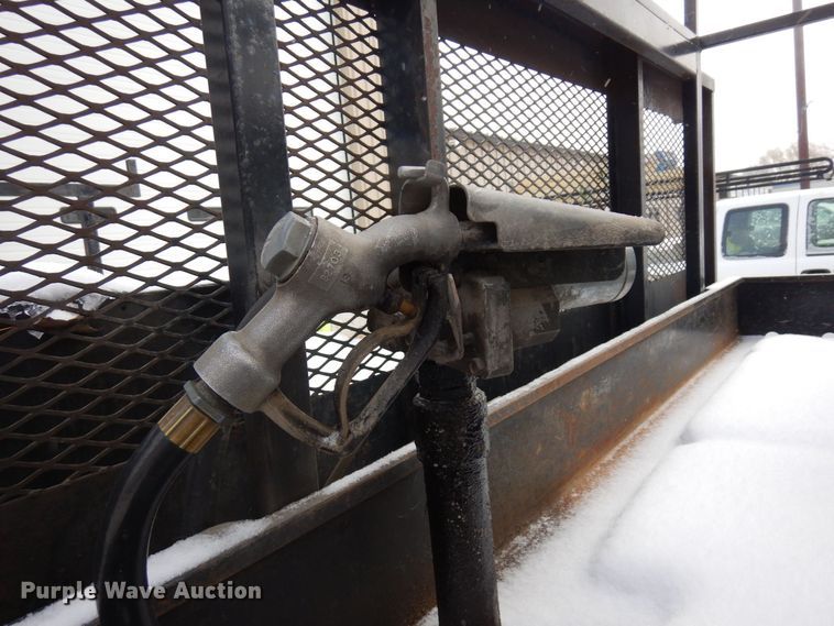 image for item AF9432 1997 Ford F450 Super Duty  flatbed truck