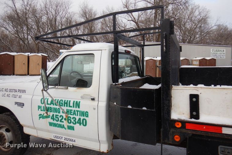 image for item AF9432 1997 Ford F450 Super Duty  flatbed truck